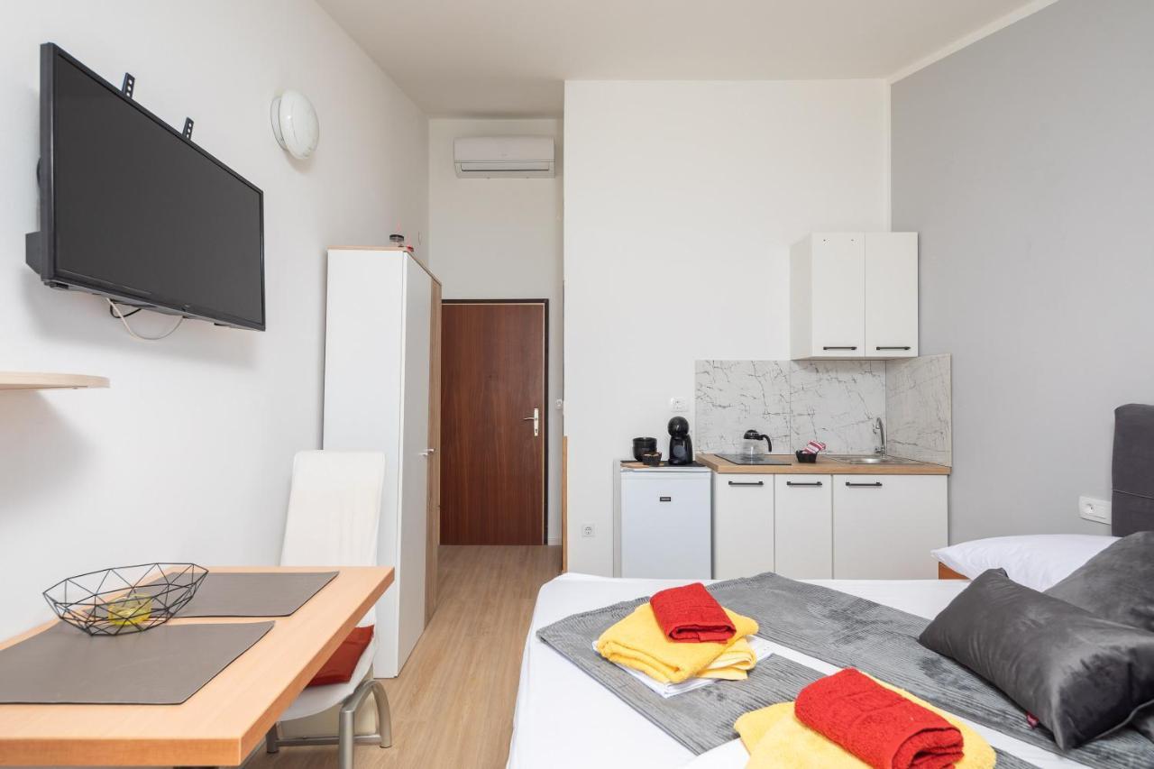 Beach Apartments Borovina Stanici Екстериор снимка
