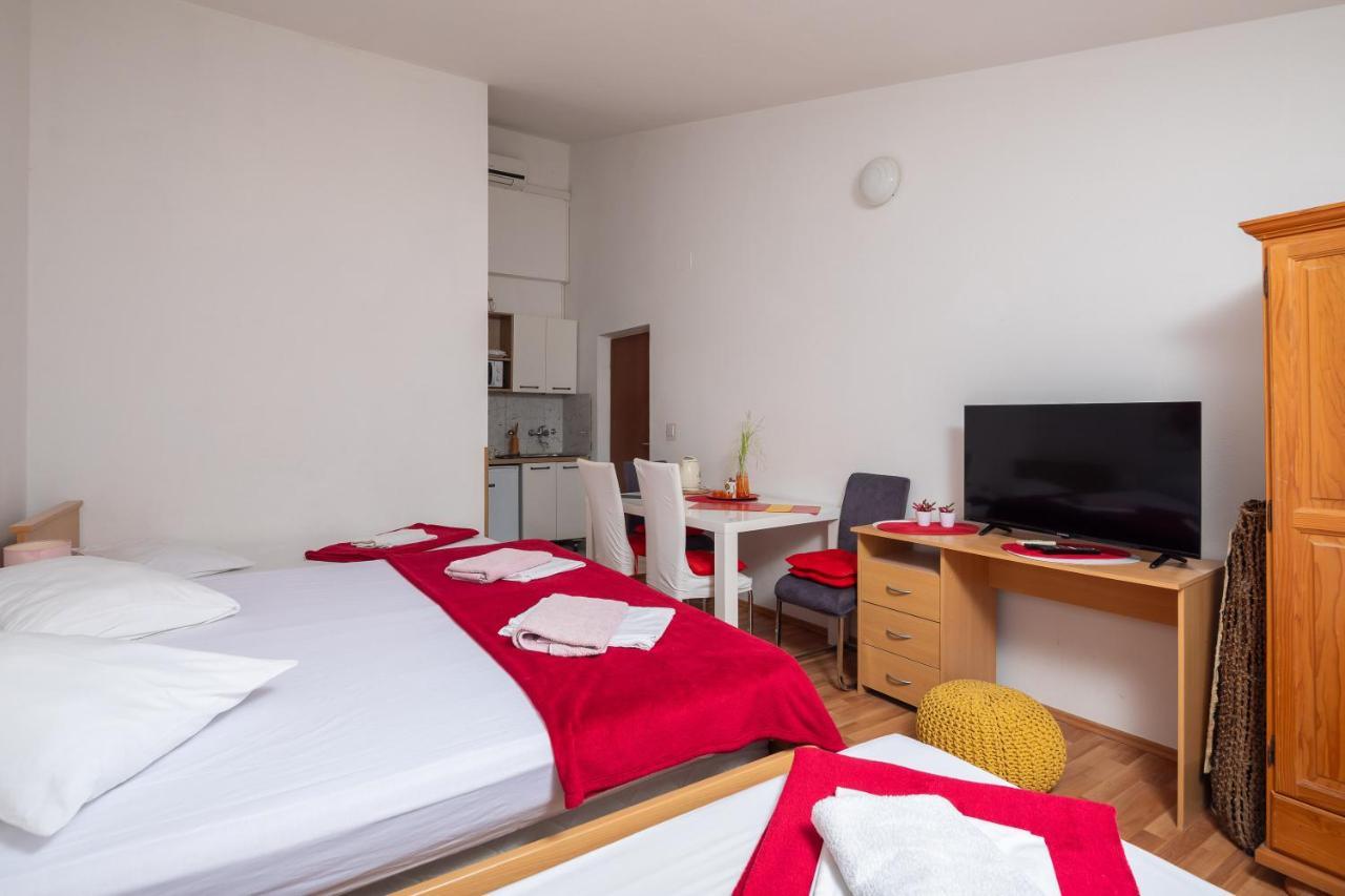Beach Apartments Borovina Stanici Екстериор снимка