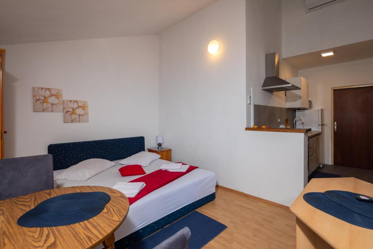 Beach Apartments Borovina Stanici Екстериор снимка